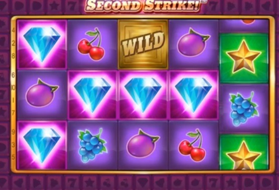 Screenshot of Second Strike Online Slot Machine